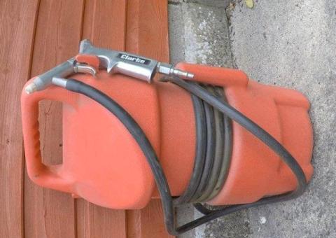 Clarke Portable Sandblaster